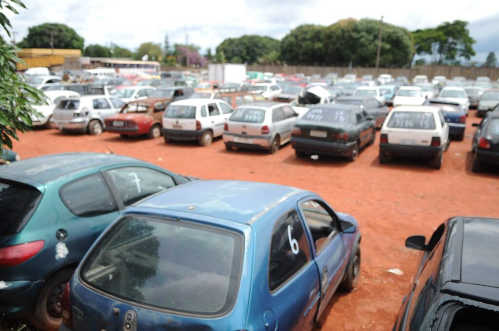 Saiba como arrematar carro no leilão com segurança