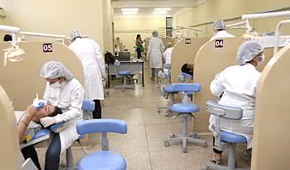 Qual Implante Dentário Devo Fazer? Titânio ou Cerâmico?