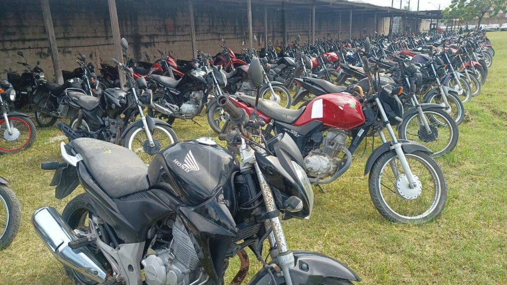 Como Verificar o Histórico de Motos de Leilão nos EUA